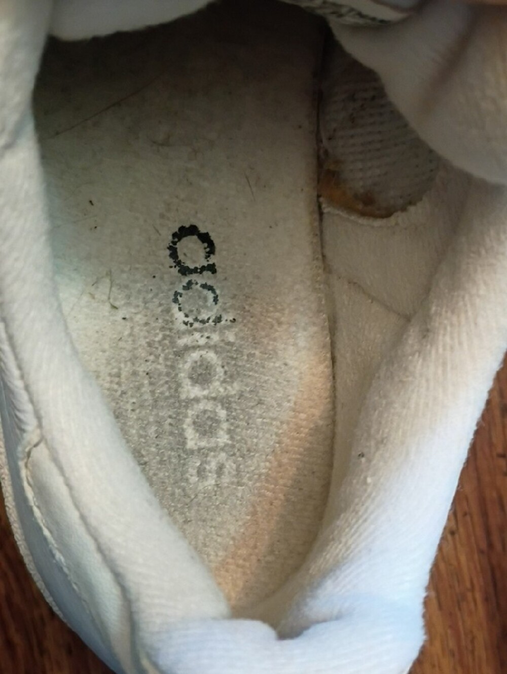 🩷Kids Adidas White Classic Shell Toe Sneakers - Picture 8 of 9
